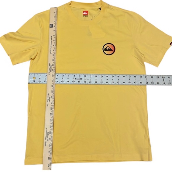 NWT Quiksilver Siesta Surf Tshirt with Sticker - Picture 9 of 9